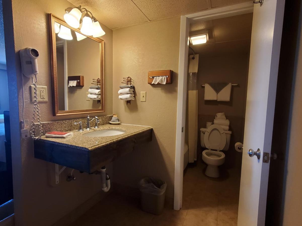 Kansas Country Inn Oakley Zewnętrze zdjęcie