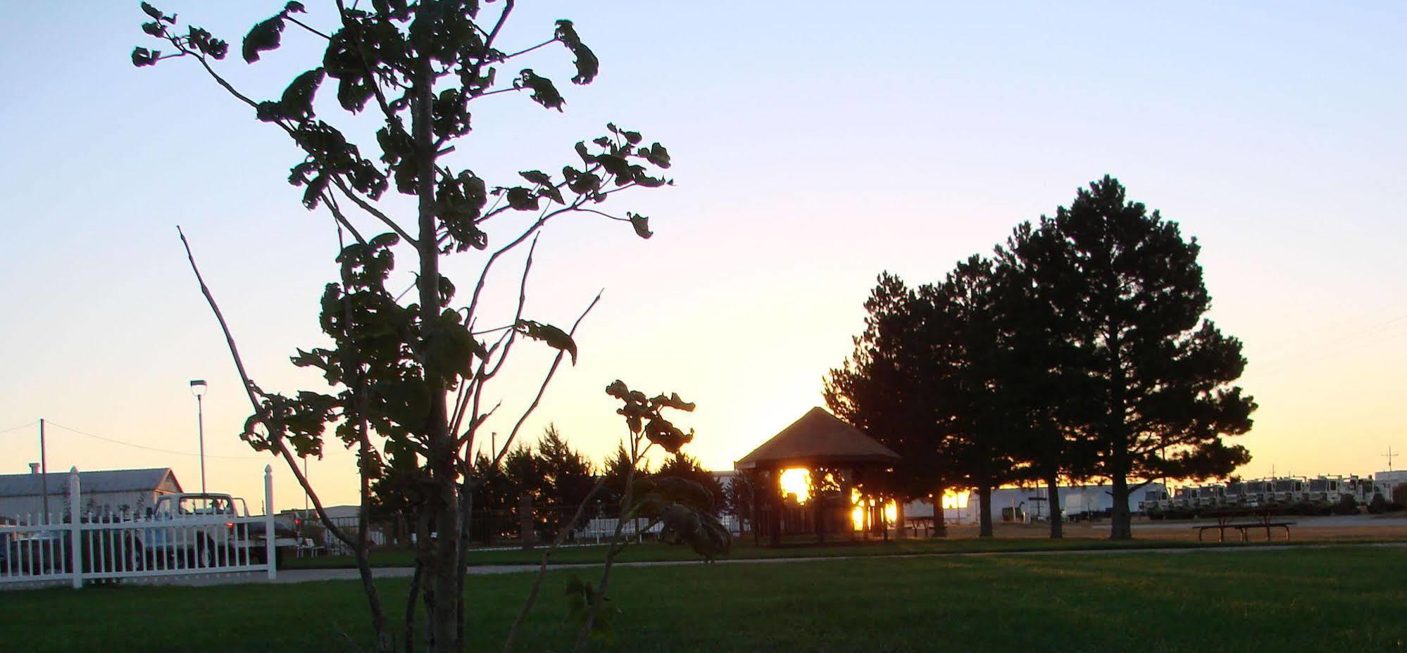Kansas Country Inn Oakley Zewnętrze zdjęcie